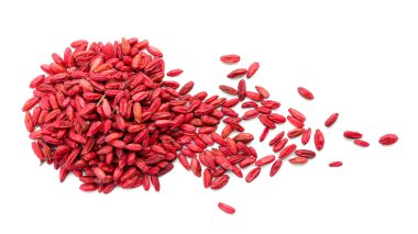 Beyaz arka planda kurumuş böğürtlen yığını