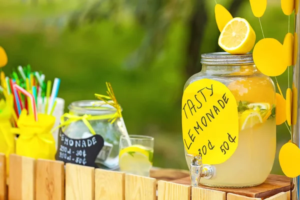 Jar Natural Lemonade Stand Park — Stock Photo, Image