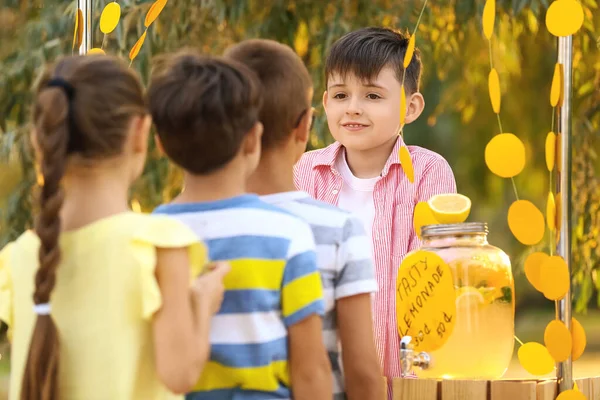 Cute Children Buying Lemonade Park — Stock Photo, Image