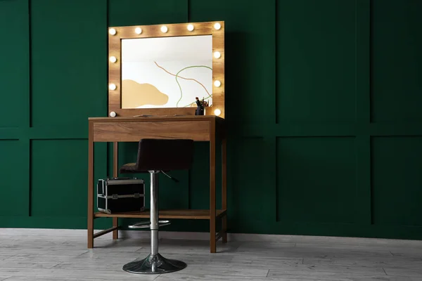 Šatní Stůl Zrcadlem Moderní Maskérně — Stock fotografie