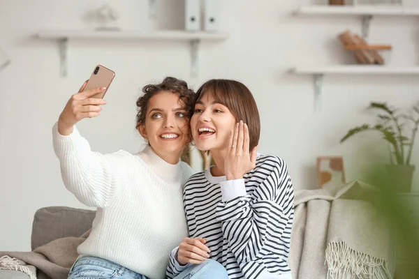 Happy Engaged Lesbian Couple Taking Selfie Home — Stock Photo, Image