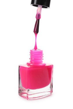 Beyaz arka plan üzerinde fırça dan damlayan cilası