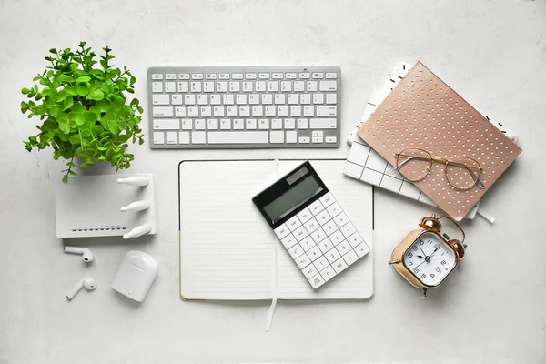 Router Keyboard Stationery Light Background — Stock Photo, Image