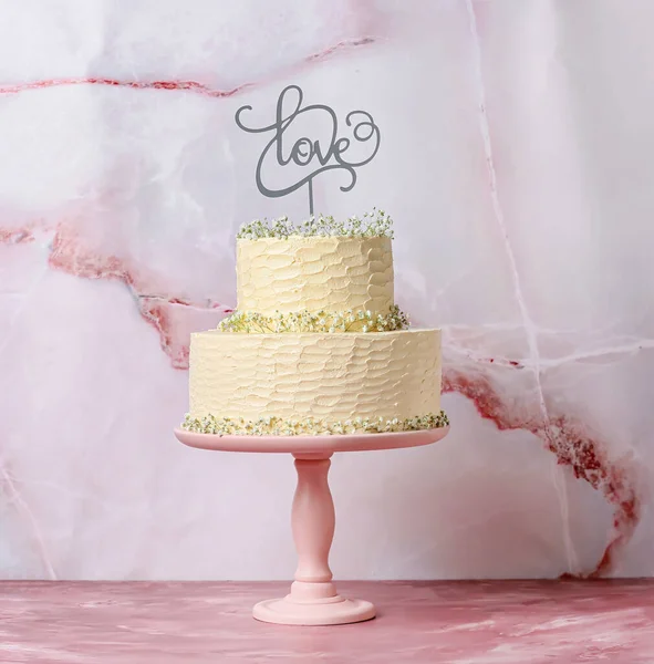아름다운 케이크를 이라는 단어를 디저트 — 스톡 사진