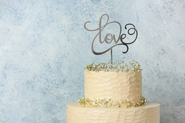 Beautiful Wedding Cake Word Love Color Background — Stock Photo, Image