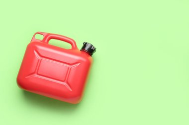 Renk arkaplanındaki plastik kutu