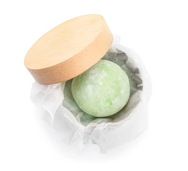 Dřevěný Box Lahodným Mochi Bílém Pozadí — Stock fotografie