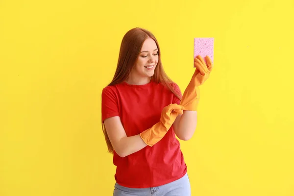 Young Woman Sponge Color Background — Foto Stock