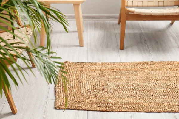 Wicker Karpet Lantai Kayu Ringan Interior Kamar — Stok Foto