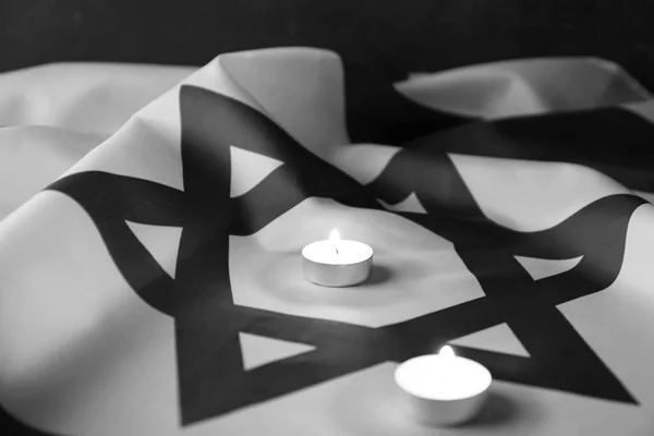 Hořící Svíčky Vlajce Izraele Den Památky Holocaust — Stock fotografie