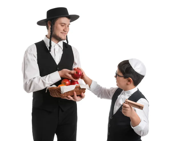 Hombre Niño Judío Con Gragger Para Vacaciones Purim Frutas Canasta — Foto de Stock