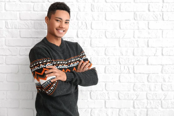 Handsome African American Guy Knitted Sweater White Brick Background — Stock Photo, Image