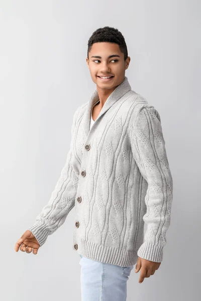 Handsome African American Guy Knitted Sweater Light Background — Stock Photo, Image