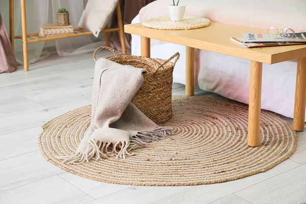 Basket Plaid Wicker Carpet Bedroom — Stock Photo, Image