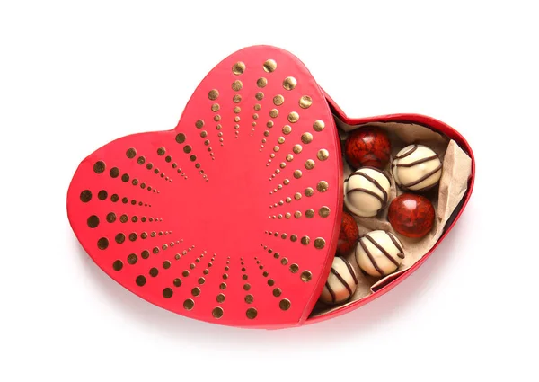 Caja Forma Corazón Con Sabrosos Caramelos Chocolate Aislados Sobre Fondo — Foto de Stock