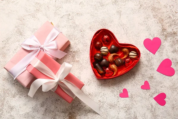 Heart Shaped Box Tasty Chocolate Candies Gifts Light Background — Stock Photo, Image