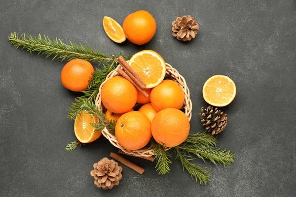 Wicker Basket Fresh Oranges Black Background — Stock Photo, Image