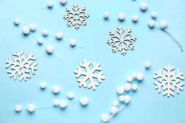 Hermosos Copos Nieve Diferentes Sobre Fondo Azul —  Fotos de Stock