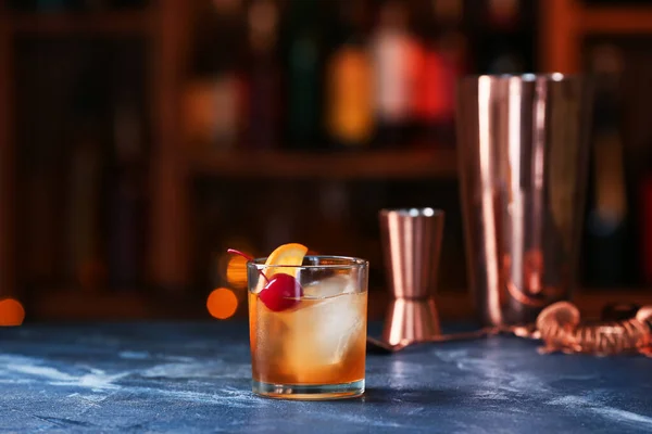 Verre Délicieux Cocktail Old Fashioned Sur Table Bar — Photo