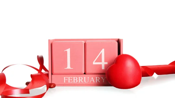 Kalendář Datem Valentýna Plastové Srdce Bílém Pozadí — Stock fotografie