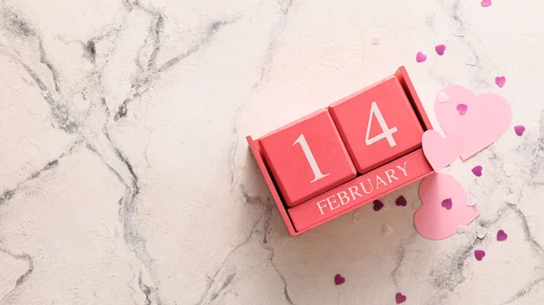 Calendário Com Data Dia Dos Namorados Confete Forma Coração Fundo — Fotografia de Stock