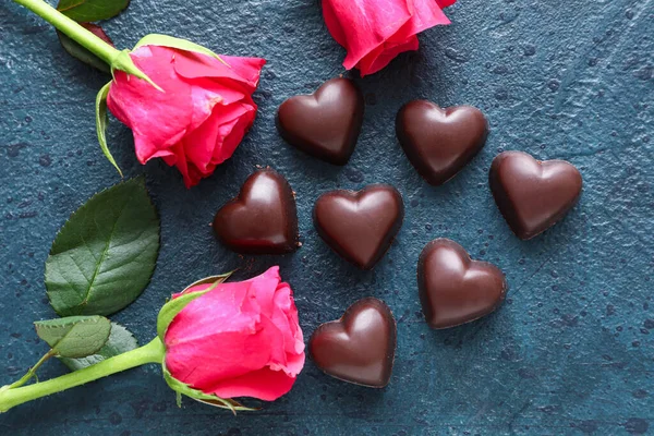 Tasty Heart Shaped Candies Flowers Dark Background — Stock Photo, Image