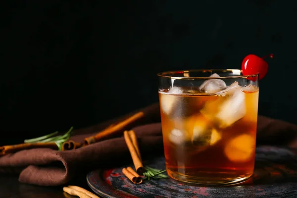 Glass Delicious Old Fashioned Cocktail Black Background — Stock Photo, Image