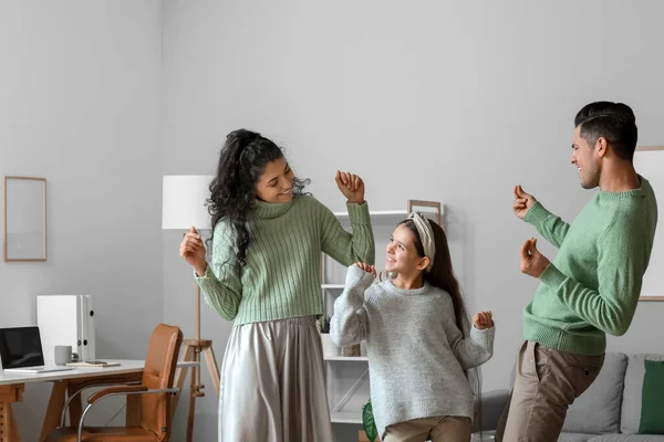 Happy Family Warm Sweaters Dancing Home — Stock Photo, Image