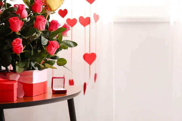 Boxes Beautiful Roses Engagement Ring Table Room Valentine Day Celebration — Stock Photo, Image