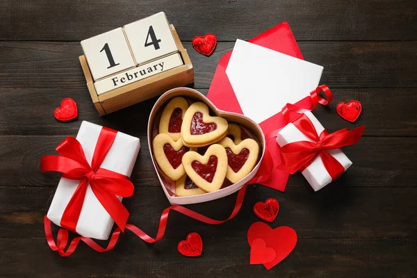 Caixa Com Biscoitos Saborosos Forma Coração Calendário Com Data Dia — Fotografia de Stock