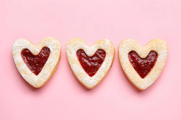 Galletas Sabrosas Forma Corazón Sobre Fondo Rosa —  Fotos de Stock