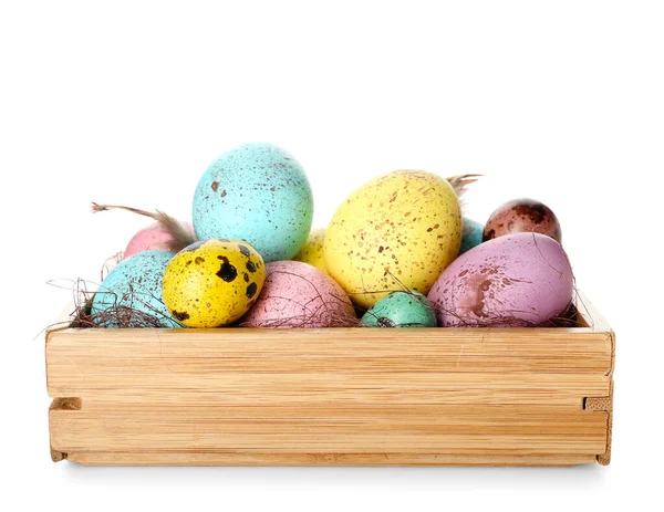Caja Madera Con Coloridos Huevos Pascua Sobre Fondo Blanco — Foto de Stock