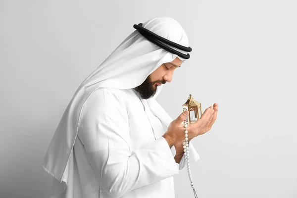 Muslim Man Praying Light Background — Stock Photo, Image