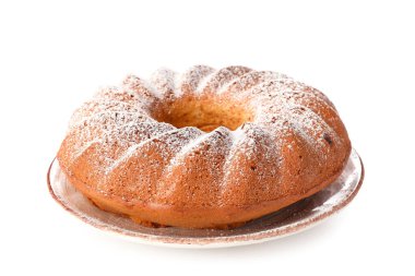 Beyaz arka planda lezzetli Paskalya pastası tabağı