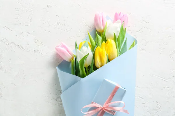Bukiet Pięknych Kwiatów Tulipanów Międzynarodowy Dzień Kobiet Jasnym Tle Zbliżenie — Zdjęcie stockowe