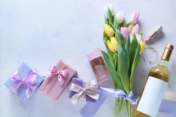 Belles Fleurs Tulipes Bouteille Vin Accessoires Féminins Coffrets Cadeaux Pour — Photo