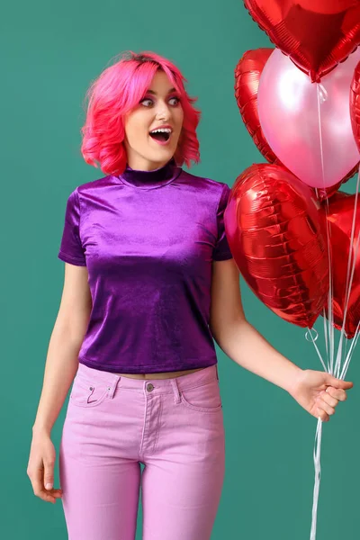 Zaskoczona Kobieta Jasnymi Włosami Balonami Tle Koloru Święto Walentynek — Zdjęcie stockowe