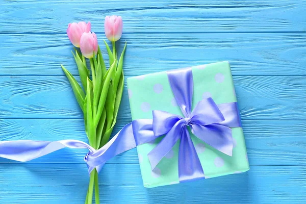 Composition Gift Box Flowers International Women Day Celebration Color Wooden — Stock Photo, Image