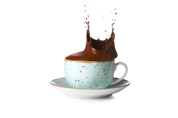 Tasse Leckeren Heißen Kaffee Mit Spritzern Auf Weißem Hintergrund — Stockfoto