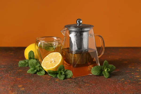 Teapot Glass Tasty Tea Grunge Background — Stock Photo, Image