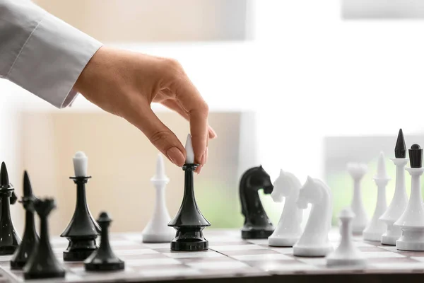 Young Woman Playing Chess Room Closeup — Stock Photo, Image