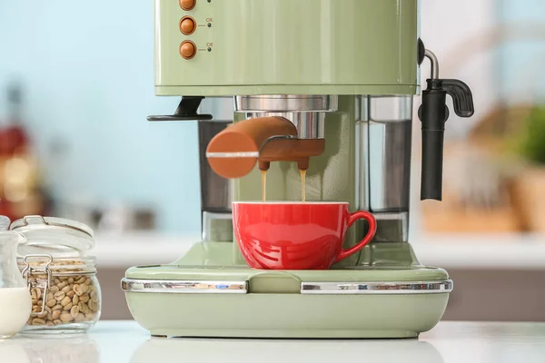 Modern Machine Cup Fresh Coffee Table Kitchen — Stock Photo, Image