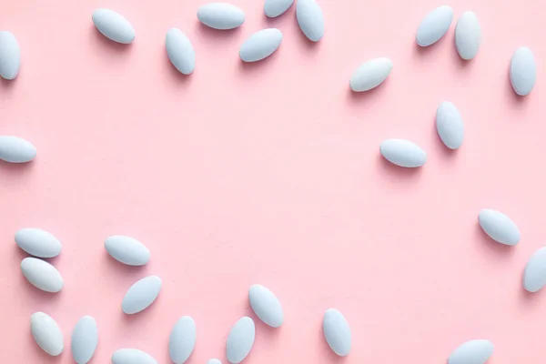 White Pills Pink Background — Stock Photo, Image