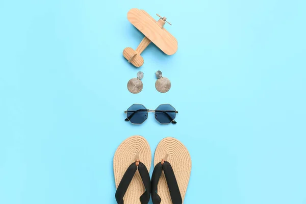 Composition Beach Accessories Wooden Plane Color Background — Stock Photo, Image