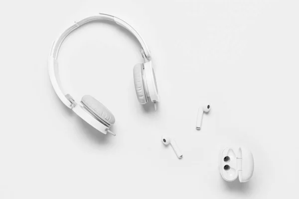 Modern Headphones Earphones White Background — Stock Photo, Image