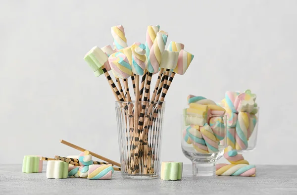 Composition Tasty Marshmallows Light Background — Stock Photo, Image