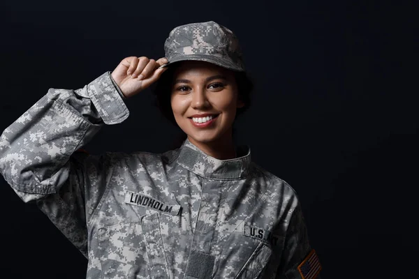 African American Female Soldier Dark Background — Stock Photo, Image