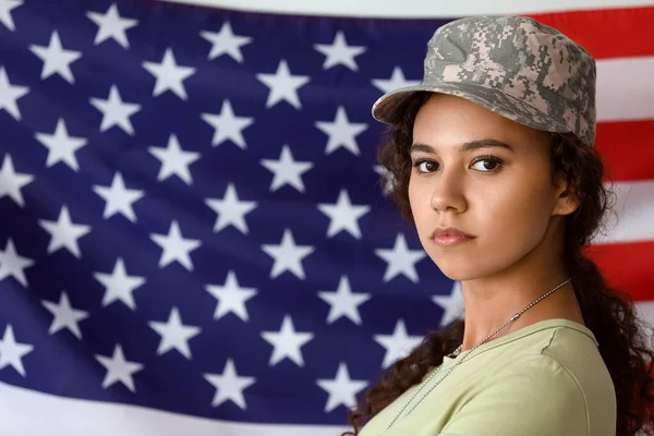 Afrikai Amerikai Női Katona Amerikai Zászló Ellen — Stock Fotó