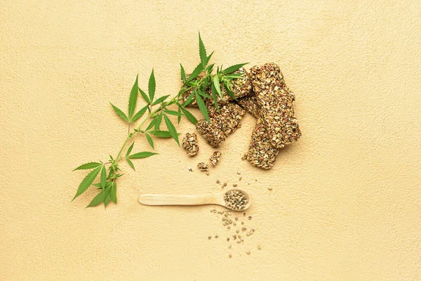 양파씨 숟가락 덤불등으로 뒤덮인 단백질 — 스톡 사진