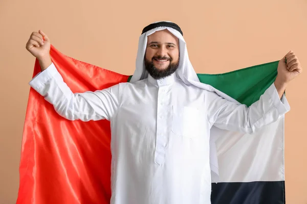 Férfi Hagyományos Ruhák Nemzeti Zászló Egyesült Arab Emírségek Színes Háttér — Stock Fotó